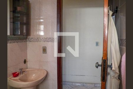 Casa à venda com 150m², 3 quartos e 5 vagas Casa à venda com 150m², 3 quartos e 5 vagasBanheiro 1