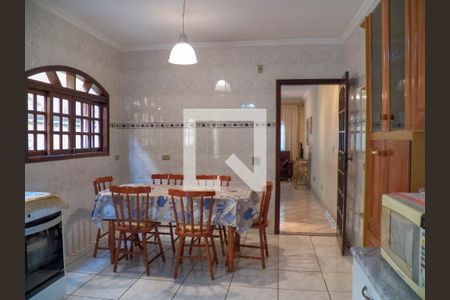 Casa à venda com 150m², 3 quartos e 5 vagas Casa à venda com 150m², 3 quartos e 5 vagasCozinha