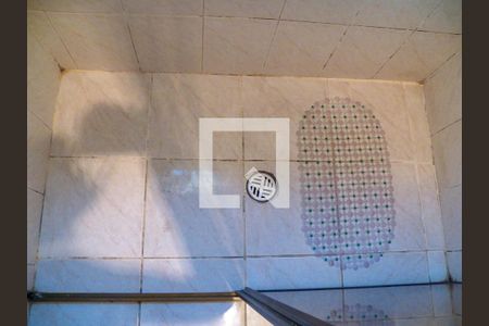 Casa à venda com 150m², 3 quartos e 5 vagas Casa à venda com 150m², 3 quartos e 5 vagasBanheiro 1