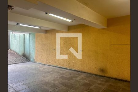 Casa à venda com 150m², 3 quartos e 5 vagas Casa à venda com 150m², 3 quartos e 5 vagasGaragem