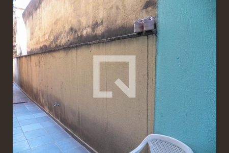 Casa à venda com 150m², 3 quartos e 5 vagas Casa à venda com 150m², 3 quartos e 5 vagasEntrada