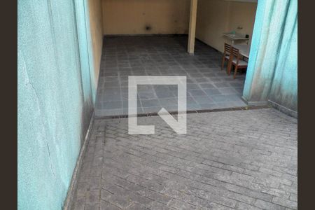 Casa à venda com 150m², 3 quartos e 5 vagas Casa à venda com 150m², 3 quartos e 5 vagasGaragem