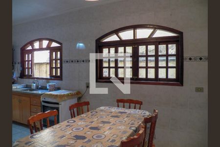 Casa à venda com 150m², 3 quartos e 5 vagas Casa à venda com 150m², 3 quartos e 5 vagasCozinha