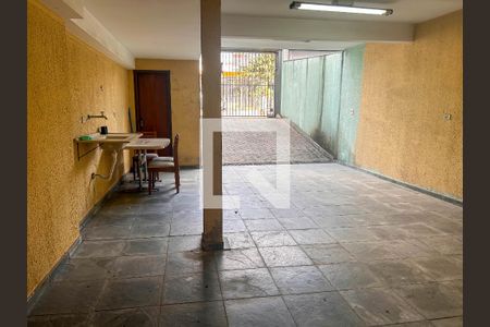 Casa à venda com 150m², 3 quartos e 5 vagas Casa à venda com 150m², 3 quartos e 5 vagasGaragem