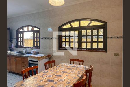 Casa à venda com 150m², 3 quartos e 5 vagas Casa à venda com 150m², 3 quartos e 5 vagasCozinha
