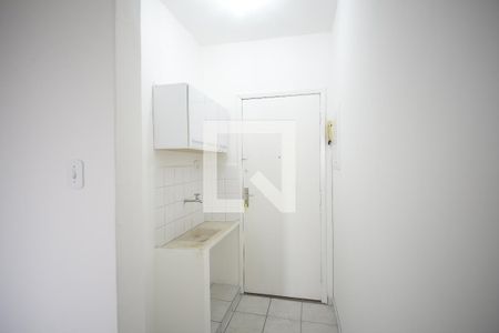 Cozinha de kitnet/studio para alugar com 1 quarto, 24m² em Liberdade, São Paulo