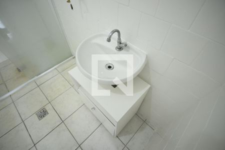 Banheiro de kitnet/studio para alugar com 1 quarto, 24m² em Liberdade, São Paulo