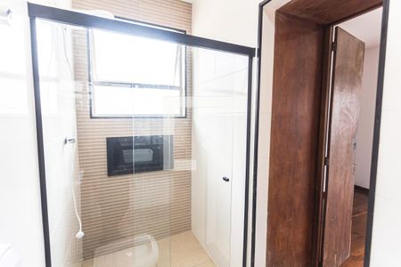 Apartamento à venda com 277m², 5 quartos e 2 vagas Apartamento à venda com 277m², 5 quartos e 2 vagasBanheiro da Suíte