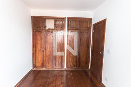 Apartamento à venda com 277m², 5 quartos e 2 vagas Apartamento à venda com 277m², 5 quartos e 2 vagasArmário do Quarto 2
