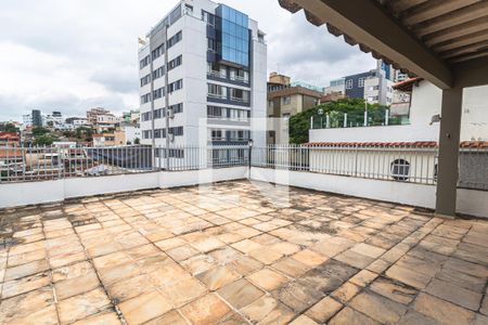Apartamento à venda com 277m², 5 quartos e 2 vagas Apartamento à venda com 277m², 5 quartos e 2 vagasCobertura