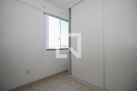 Quarto 2 de apartamento para alugar com 2 quartos, 48m² em Setor Habitacional Vicente Pires, Brasília