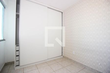 Quarto 2 de apartamento para alugar com 2 quartos, 48m² em Setor Habitacional Vicente Pires, Brasília