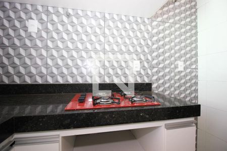 Cozinha e Área de Serviço de apartamento para alugar com 2 quartos, 48m² em Setor Habitacional Vicente Pires, Brasília