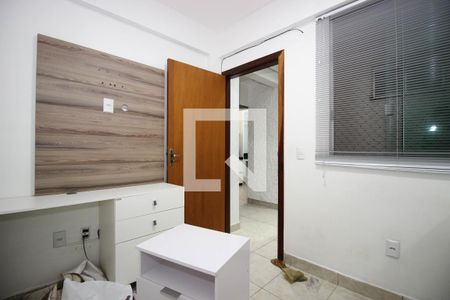 Quarto 1 de apartamento para alugar com 2 quartos, 48m² em Setor Habitacional Vicente Pires, Brasília