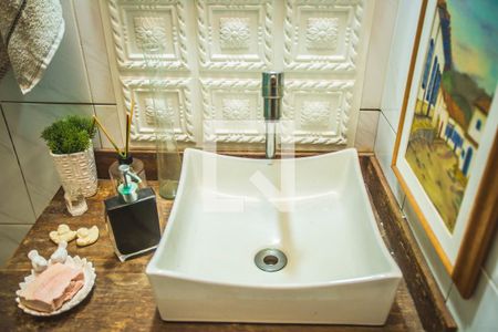 Casa à venda com 176m², 3 quartos e 2 vagasBanheiro 2