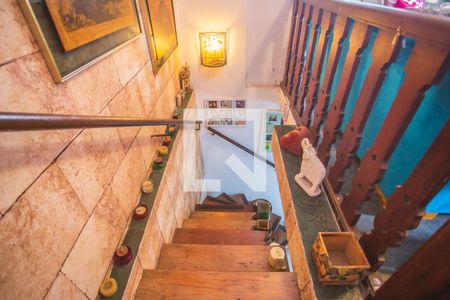 Casa à venda com 176m², 3 quartos e 2 vagasEscadas