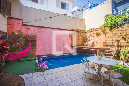 Casa à venda com 176m², 3 quartos e 2 vagasPiscina
