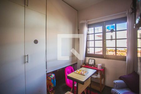 Casa à venda com 176m², 3 quartos e 2 vagasQuarto 2