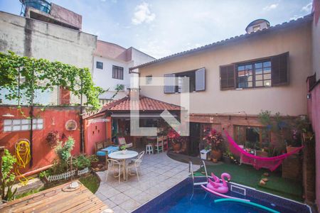 Casa à venda com 176m², 3 quartos e 2 vagasPiscina