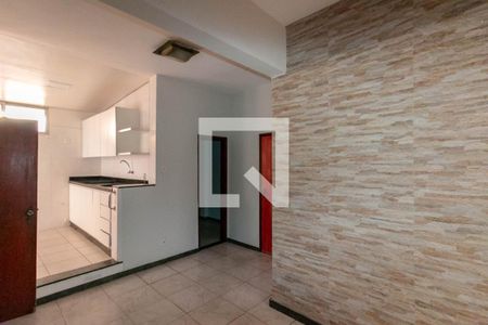Apartamento para alugar com 120m², 3 quartos e sem vaga Apartamento para alugar com 120m², 3 quartos e sem vagaSala