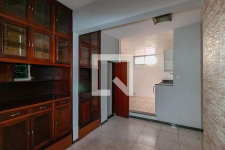 Apartamento para alugar com 120m², 3 quartos e sem vaga Apartamento para alugar com 120m², 3 quartos e sem vagaSala