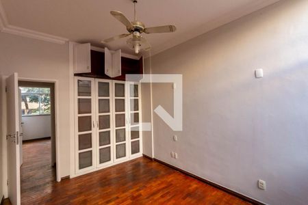 Apartamento para alugar com 120m², 3 quartos e sem vaga Apartamento para alugar com 120m², 3 quartos e sem vagaQuarto