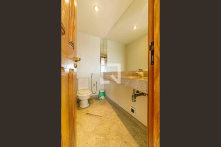 Apartamento à venda com 180m², 3 quartos e 2 vagasLavabo