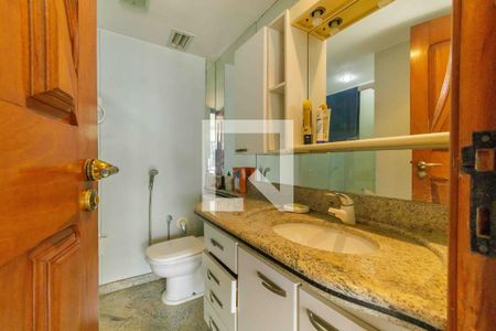 Apartamento à venda com 180m², 3 quartos e 2 vagasBanheiro Social