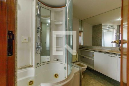 Apartamento à venda com 180m², 3 quartos e 2 vagasBanheiro da Suíte