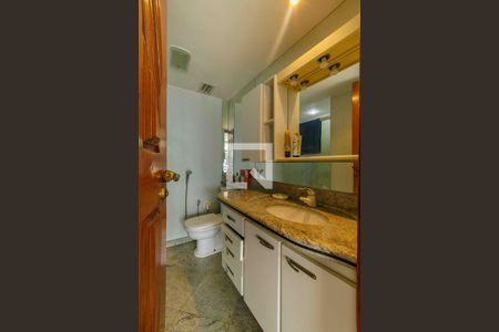 Apartamento à venda com 180m², 3 quartos e 2 vagasBanheiro Social