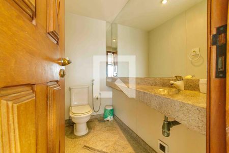 Apartamento à venda com 180m², 3 quartos e 2 vagasLavabo