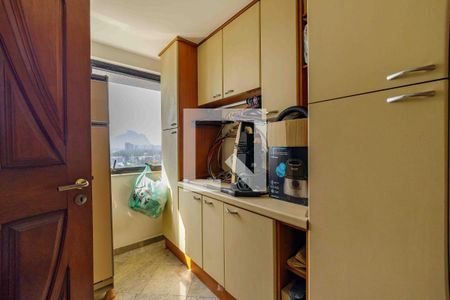 Apartamento à venda com 180m², 3 quartos e 2 vagasQuarto de Serviço