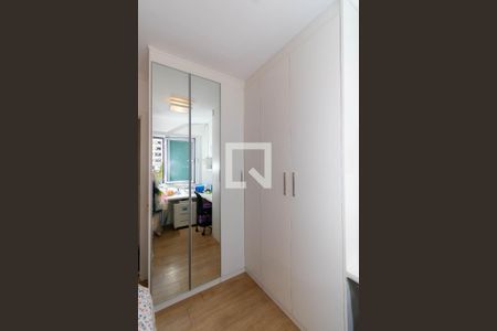Apartamento à venda com 107m², 3 quartos e 2 vagasQuarto 2