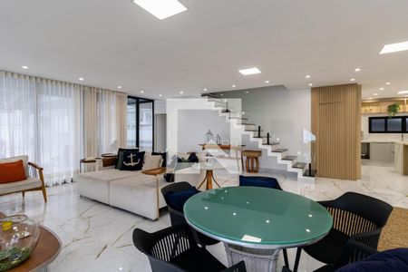 Sala de casa para alugar com 5 quartos, 450m² em Jardim Acapulco, Guarujá