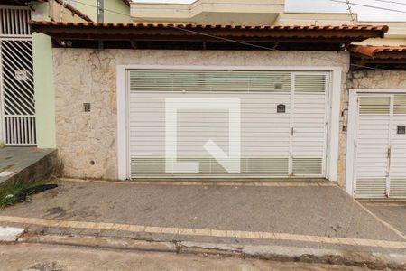 Casa à venda com 96m², 3 quartos e 2 vagasFachada