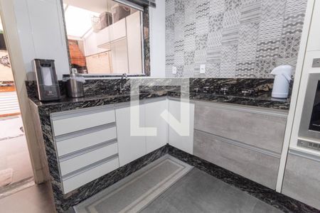 Casa à venda com 137m², 2 quartos e 2 vagas Casa à venda com 137m², 2 quartos e 2 vagasCozinha