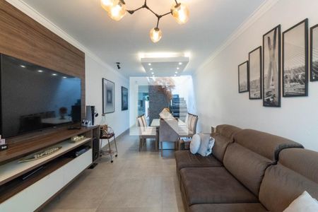 Casa à venda com 137m², 2 quartos e 2 vagas Casa à venda com 137m², 2 quartos e 2 vagasSala