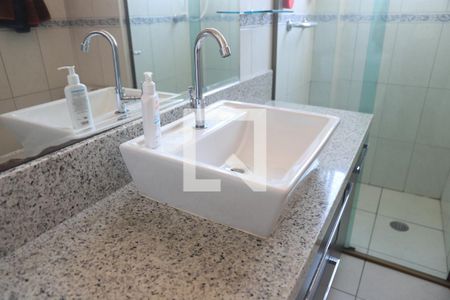 Apartamento à venda com 68m², 2 quartos e 2 vagasBanheiro Social