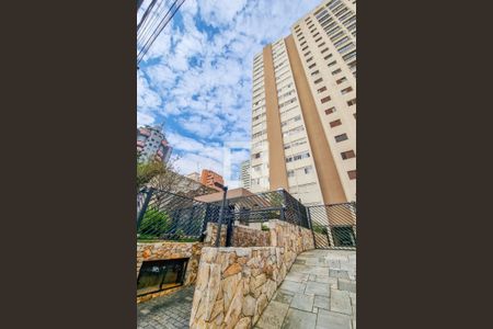 Apartamento à venda com 92m², 3 quartos e 1 vaga Apartamento à venda com 92m², 3 quartos e 1 vagaFachada