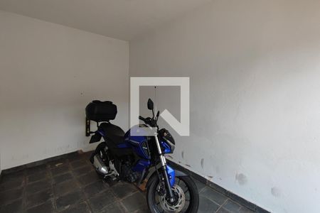 Casa para alugar com 120m², 2 quartos e 3 vagas Casa para alugar com 120m², 2 quartos e 3 vagasQuintal - Garagem