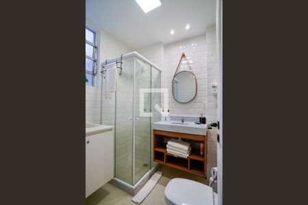 Banheiro de apartamento à venda com 1 quarto, 50m² em Centro, Niterói