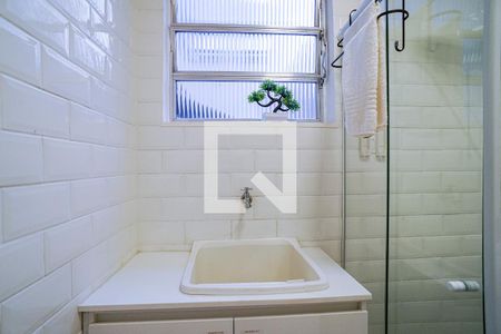 Banheiro de apartamento à venda com 1 quarto, 50m² em Centro, Niterói