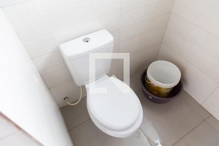 Casa à venda com 117m², 4 quartos e 2 vagas Casa à venda com 117m², 4 quartos e 2 vagasBanheiro externo