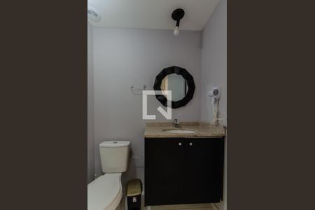 Banheiro de kitnet/studio para alugar com 1 quarto, 26m² em Sé, São Paulo