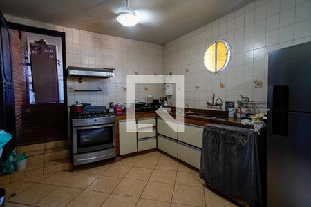 Casa de condomínio à venda com 450m², 4 quartos e 2 vagasCozinha