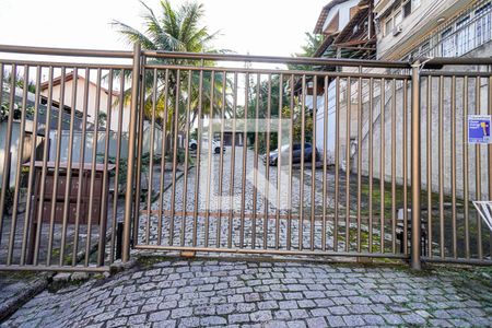Casa de condomínio à venda com 450m², 4 quartos e 2 vagasFachada