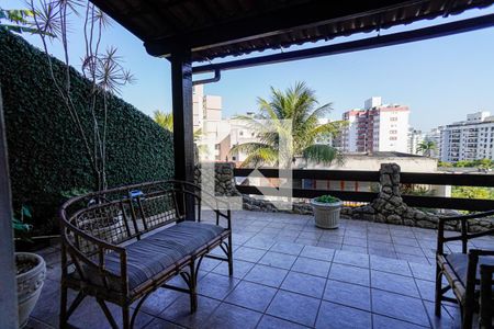 Sala de casa de condomínio à venda com 4 quartos, 450m² em Santa Rosa, Niterói