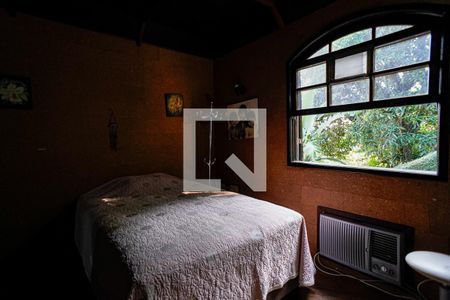 Casa de condomínio à venda com 450m², 4 quartos e 2 vagasQuarto 4