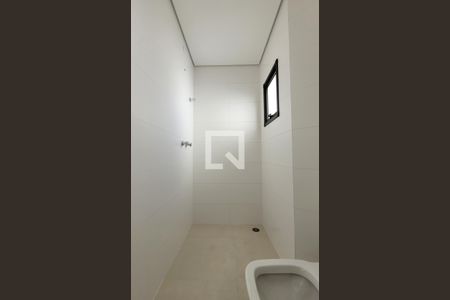 Apartamento à venda com 100m², 2 quartos e 2 vagasBanheiro da suíte