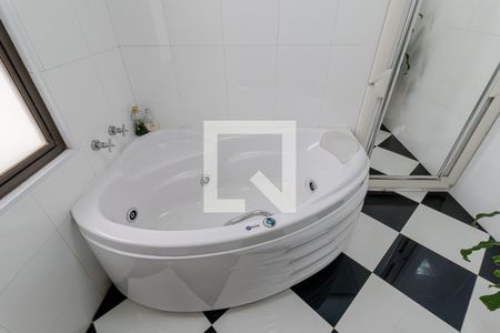 Apartamento à venda com 300m², 4 quartos e 4 vagasBanheiro da Suíte 1